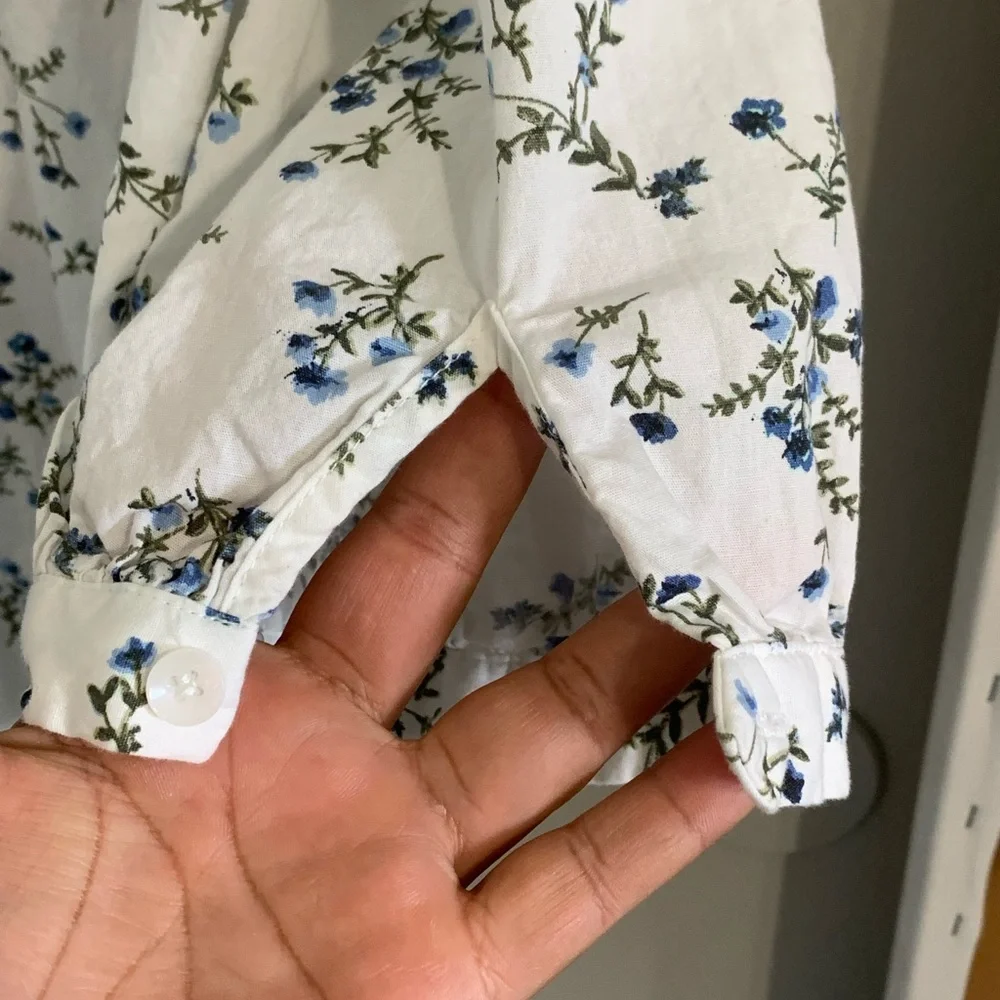Mi Ami Floral Whitw floral blouse size XL